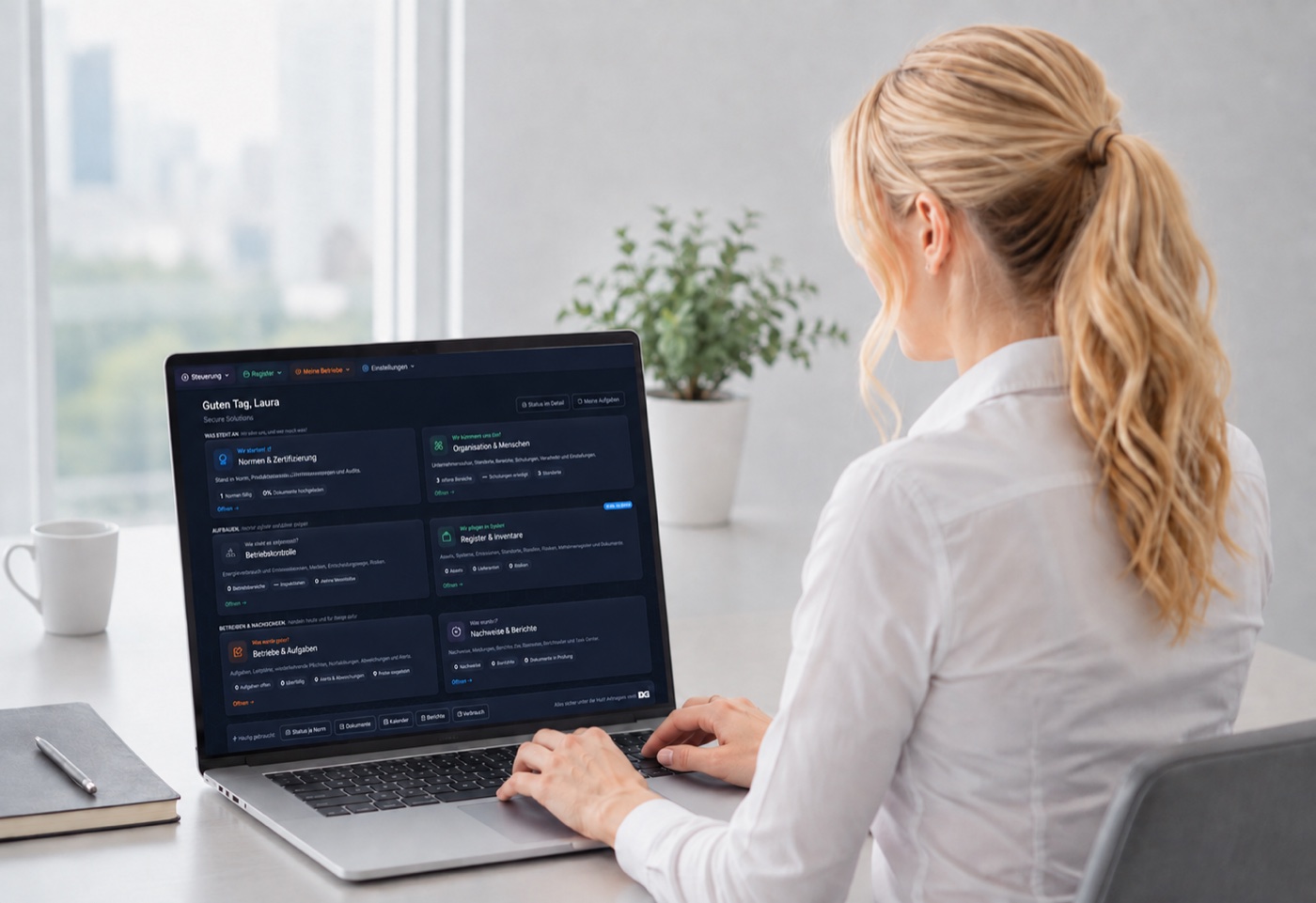 Anwenderin arbeitet in der iso-easy ISMS-Plattform